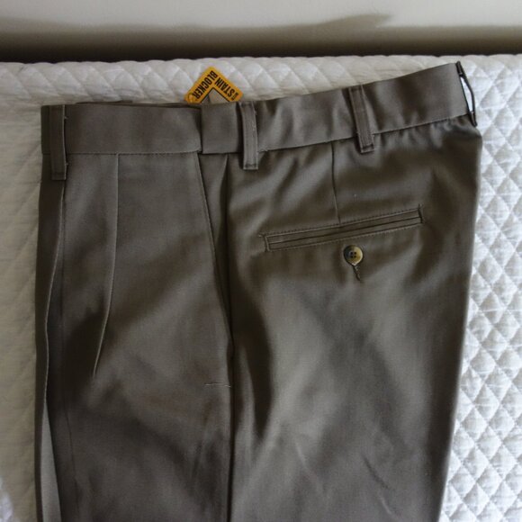 NWT TIMBERCREEK by WRANNWT TGLER Dark Tan Pleated Perfect Fit Slacks Pants 34x30 - Picture 5 of 7